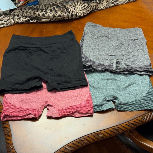 4 Women's Multi-Color Shorts - Picture 1 of 6